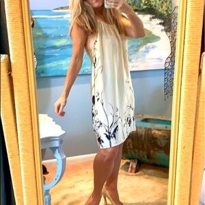 🔥Karma Highway,Sexy,Silky Halter ,Unique& Striking Print,Pair w Black Sandals